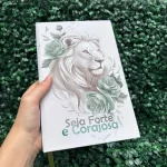 biblia-seja-forte-e-corajosa.webp