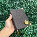 mini-bliblia-glitter-preta.webp