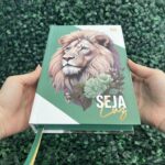 bíblia-sagrada-feminina-capa-dura-verde-seja-luz